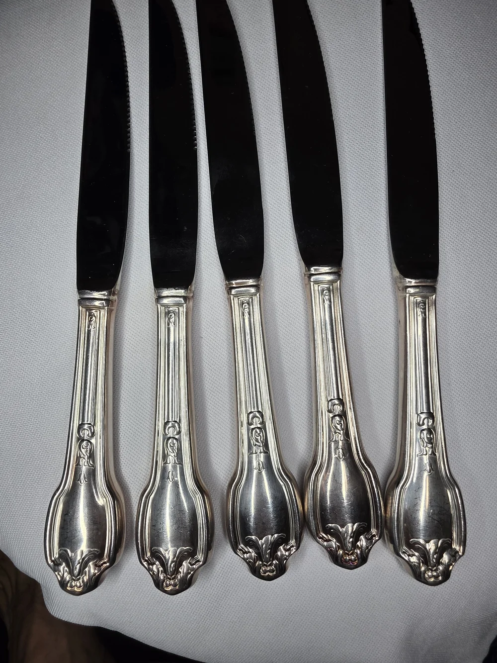 Vintage International Silver Falmouth Dinner Knife Silverplate Fontainebleau Sty
